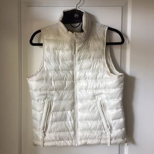 American Eagle puffy vest